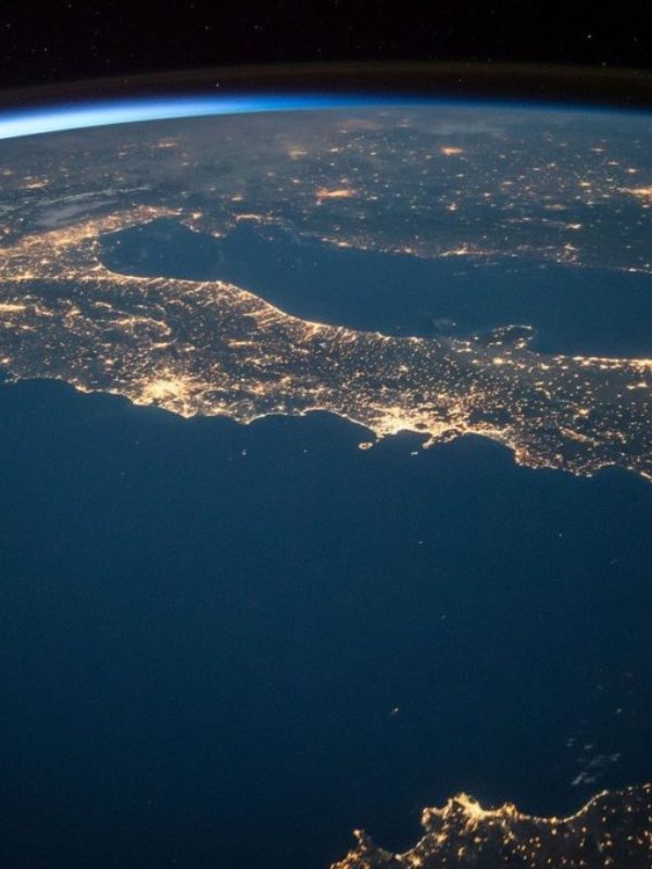international-space-station-1776401_1280